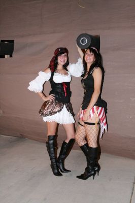 H07_-_Wenches.jpg